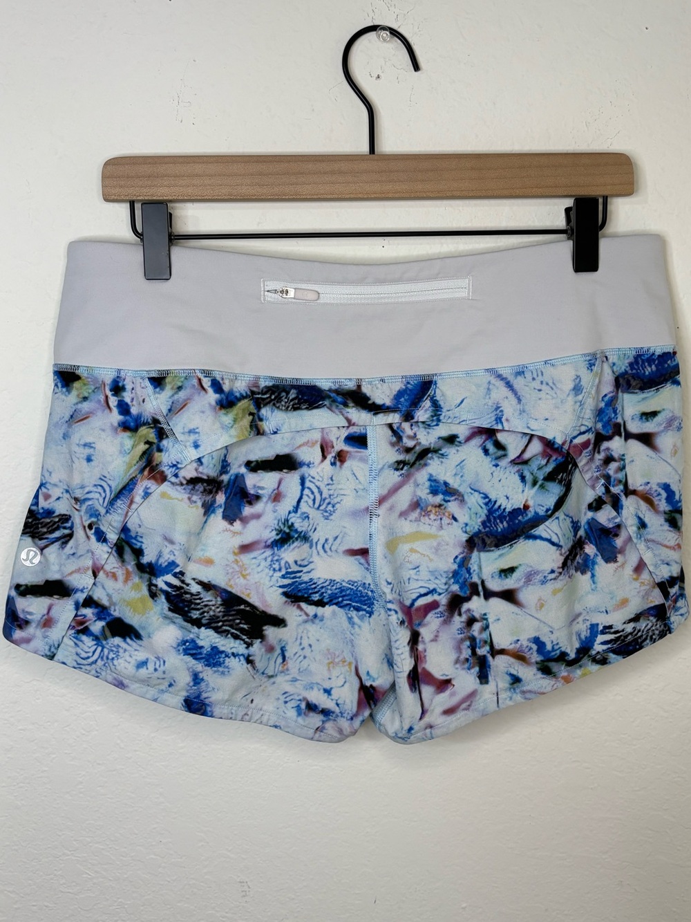 Lululemon Run Times Shorts II 4” inseam Exposure Crystallize multi White size 8 - Picture 3 of 12